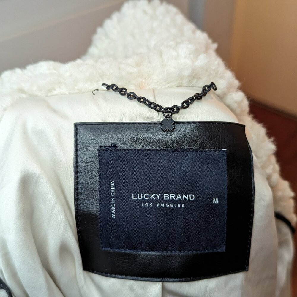 Lucky Teddy Coat - Fuzzy & White